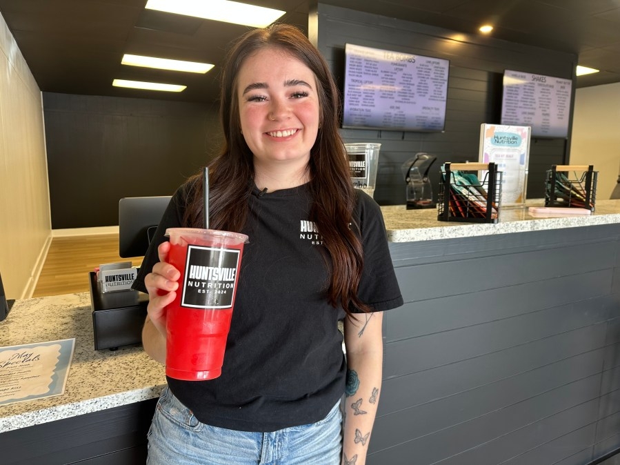 21-year-old entrepreneur opens up her own Huntsville business