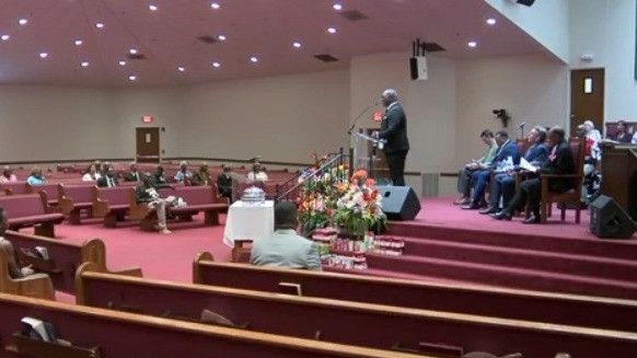 Tradition of worshipping together for 2 churches continues with new generation of pastors
