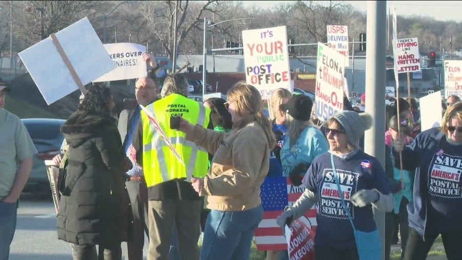 Metro postal workers rally against change proposed by DOGE