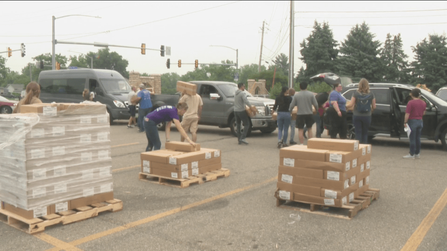 ARL, DMARC host first drive-through pet food giveaway