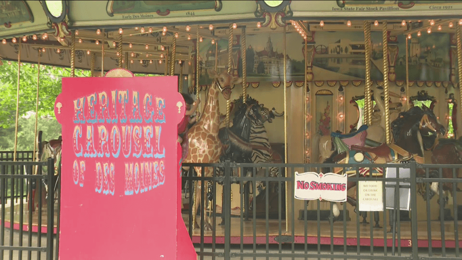 Opening weekend at Heritage Carousel draws families, friends