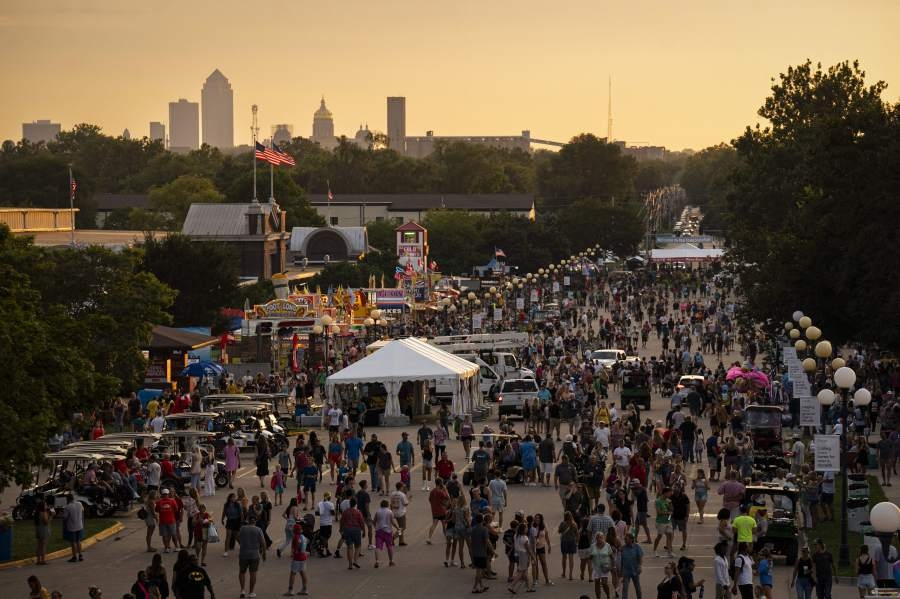 Iowa schools could start before Iowa State Fair has ended under new bill