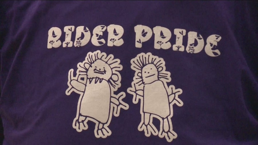 Roosevelt High School holds Rider Pride Night to fundraise for Best Buddies, Special Olympics programs