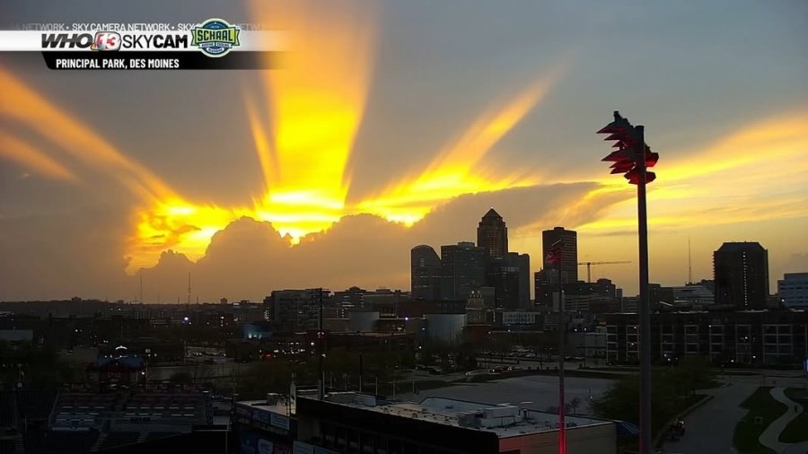 Beautiful sunset as atmosphere stays capped: Monday storm recap