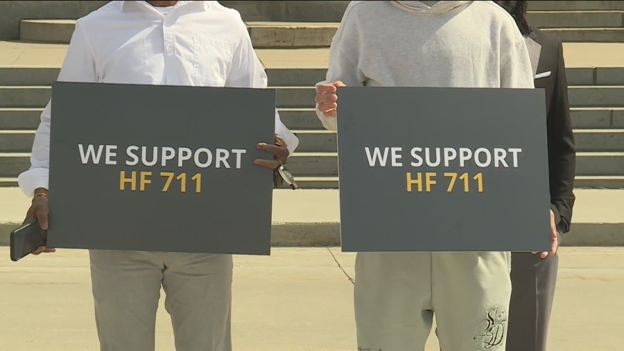 Iowa Barber Coalition urging lawmakers to approve bill to allow training on the job