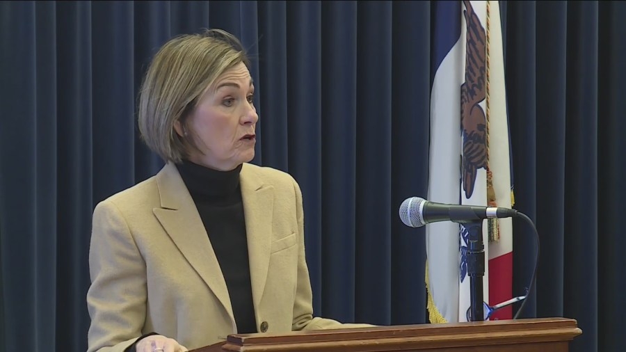 Gov. Reynolds, Auditor Sand trade blows about ESA account financial details