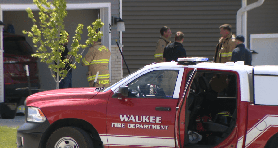 2 dogs killed in Waukee house fire