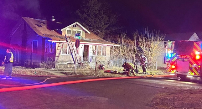6 displaced in Marshalltown house fire