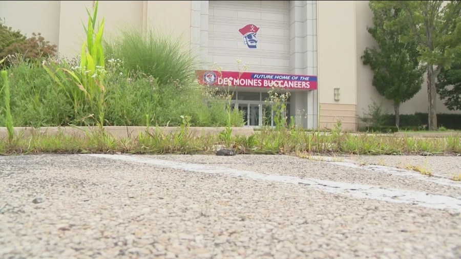 Des Moines City Council approves changes to Merle Hay Mall hockey arena project