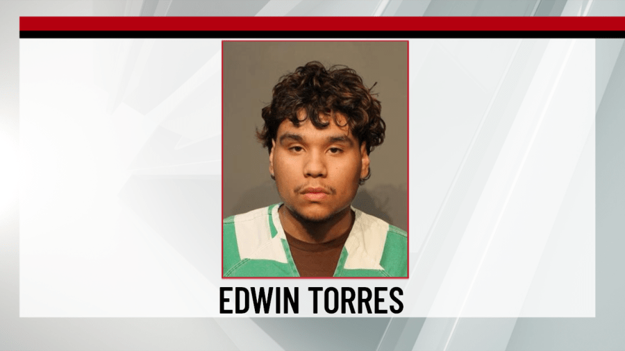 Man traveling 114mph leads Iowa State Patrol on chase