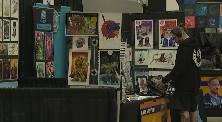 Last day of Des Moines Con kicks off at Iowa Events Center
