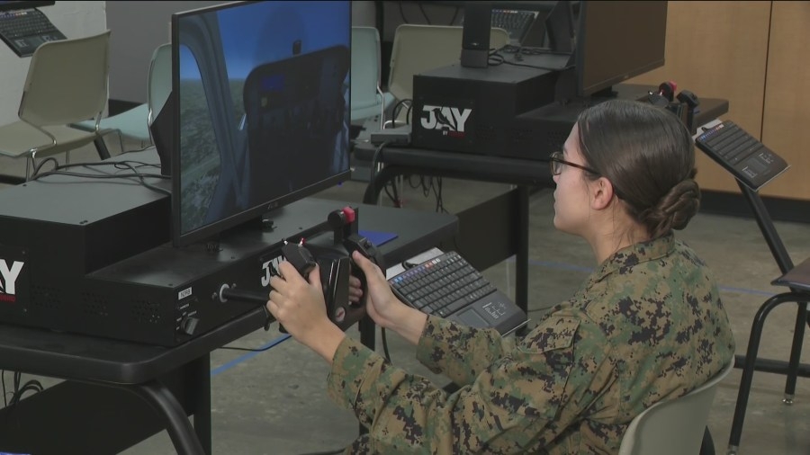 Des Moines teen soaring to new heights at prestigious flight academy