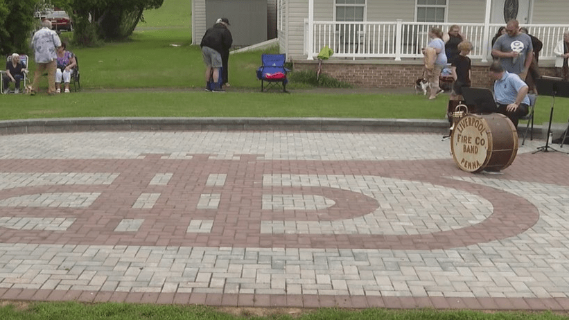 Perry County community unveils new art installation