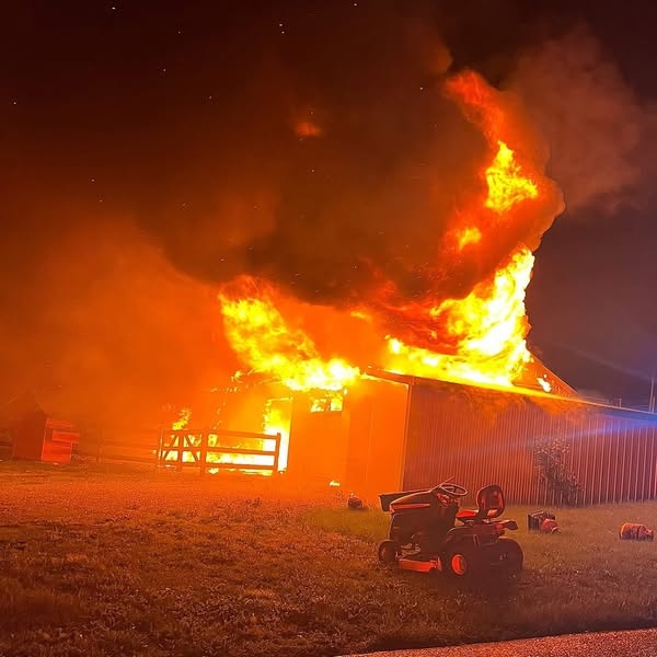 Crews battle large garage fire in Franklin County