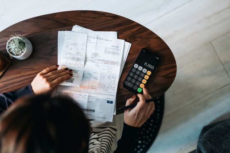 Consumer confidence down yet spending up amid tariff threat