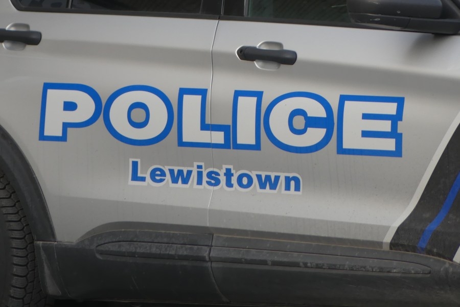 Students rip cell phone apart, causing fire on Mifflin County school bus