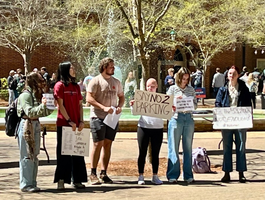 Samford University student launches petition drive after university raises parking fee