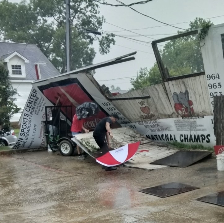National championship wall at Rama Jama's collapses following storms in Tuscaloosa