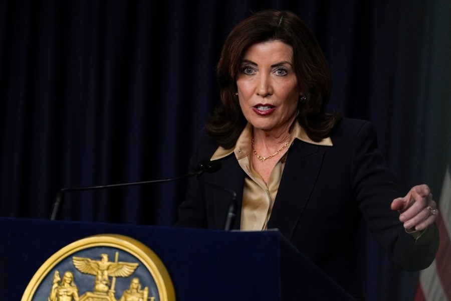 Erie County Dems give Gov. Hochul unanimous endorsement for reelection