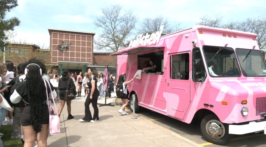 Thousands gather at B-U for Edikted pop-up