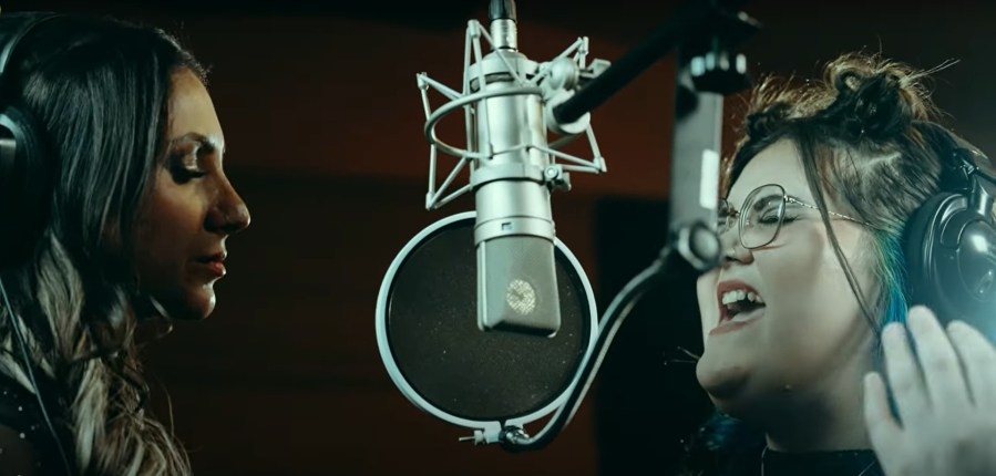 Allie Torto helping singers share their talents with virtual competition