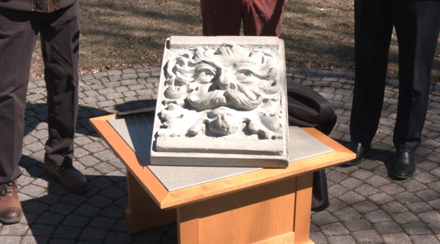 PAST donates Green Man to library for installation in Reading Garden