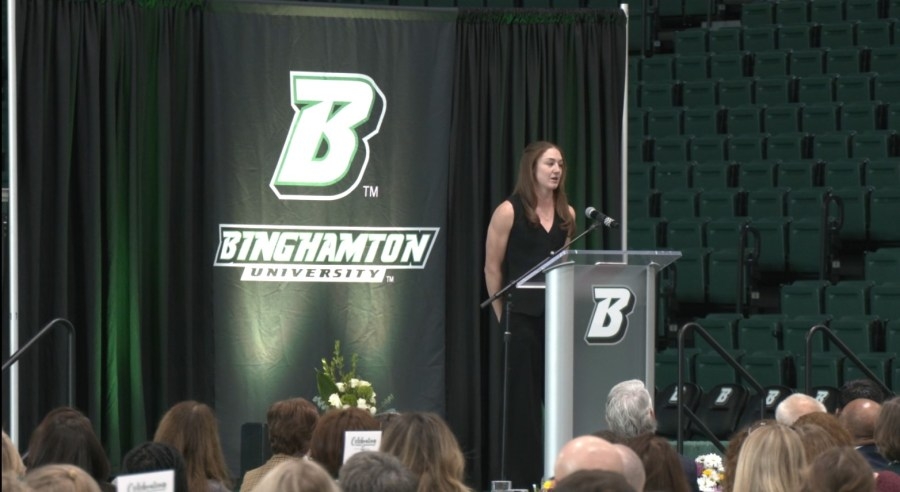 Mackay discusses running career at BU luncheon