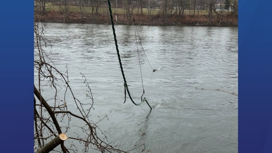 Copper thieves drop cable into Susquehanna River