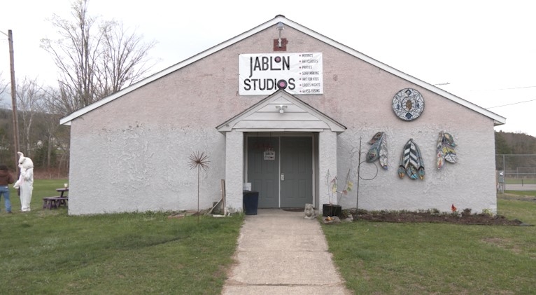 Jablon Studios hosts Easter egg hunt
