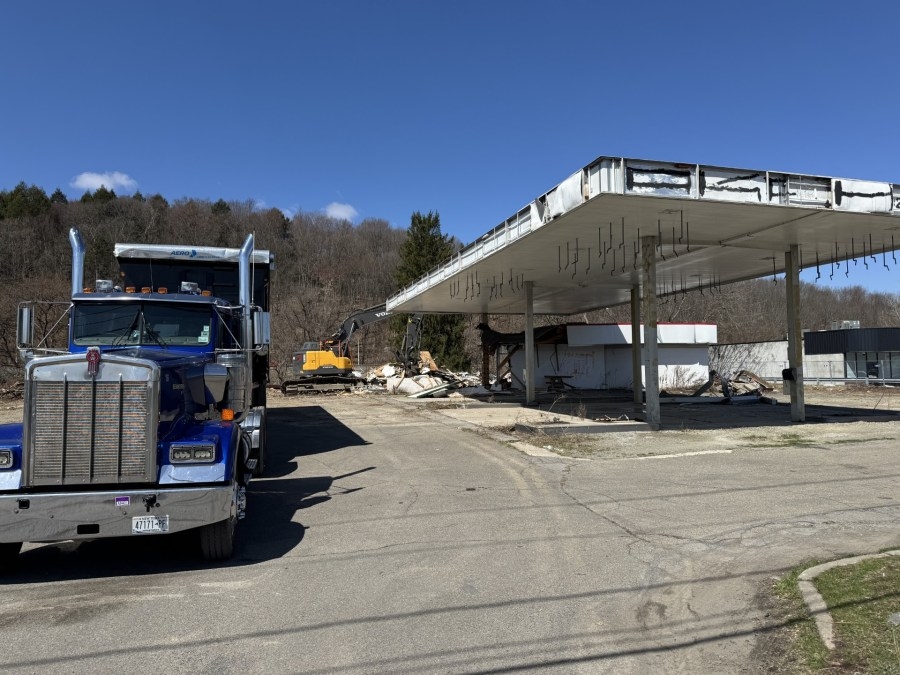 Former Hess gas station demolished to make way for Taco Bell