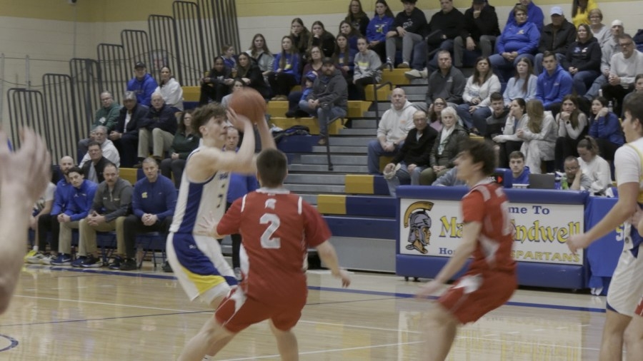 Ioannisci's 43 leads Maine-Endwell past Chenango Valley