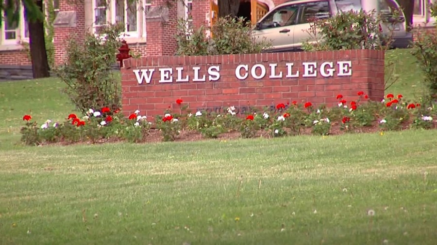 Wells College alums make bid to buy campus