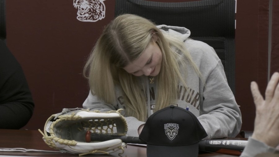 Burke signs NLI for Softball at St Bonaventure