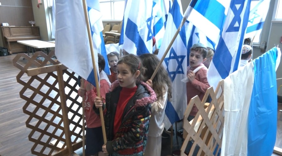 Hillel Academy hosts Passover celebration