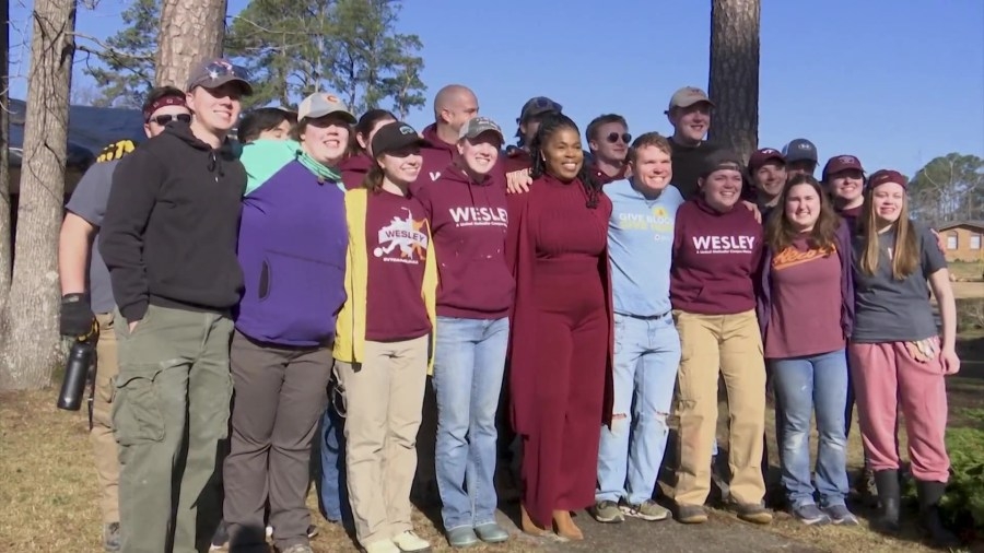 Virginia Tech college students visit Augusta for spring break filled with service