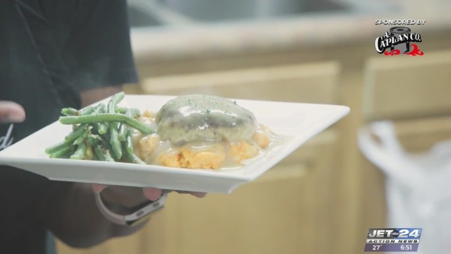 What's Cooking: Turkey Steaks with Mashed Potatoes and Green Beans