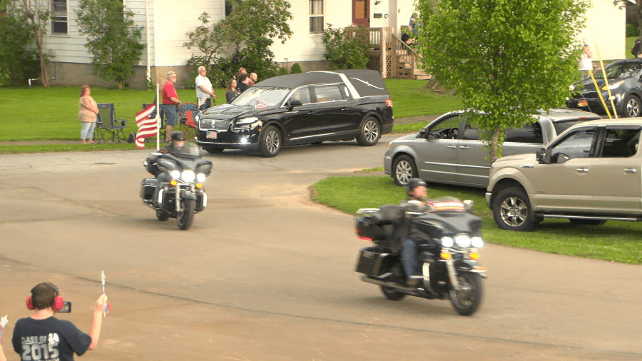 Motorcade honoring late WWII hero Glenn Hodak passes through NWPA