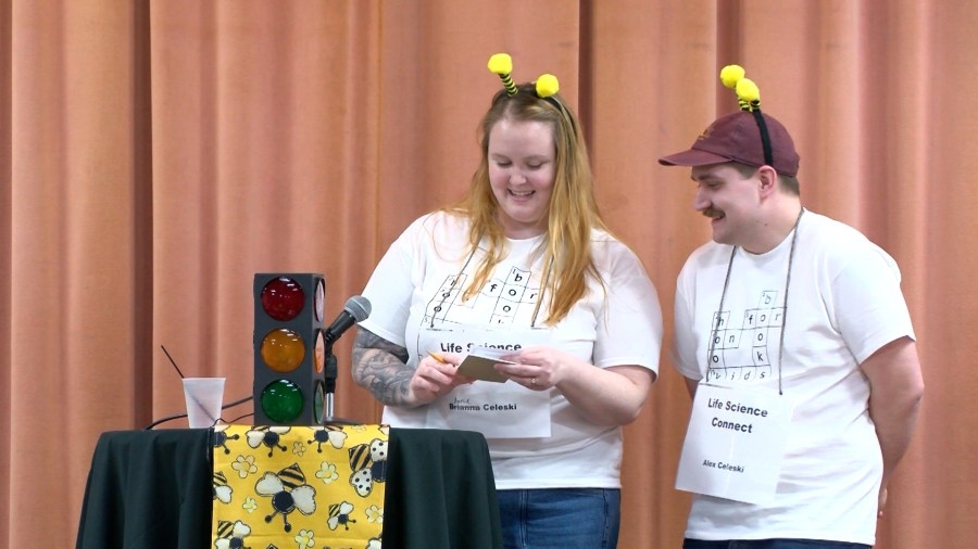 The place to ‘bee' — Hooked on Books for Kids hosts annual spelling bee fundraiser