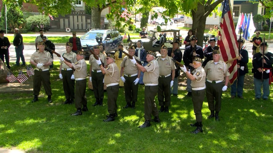 Meadville residents commemorate Memorial Day with parade, ceremony