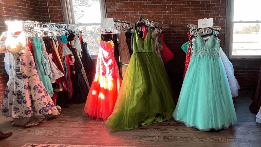 Two Erie Co. organizations offering free prom clothes for students