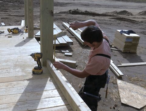 Amish community helps with flood relief in the Tri-Cities