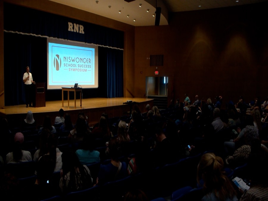 Educators learn to use AI tools at Niswonger School Success Symposium