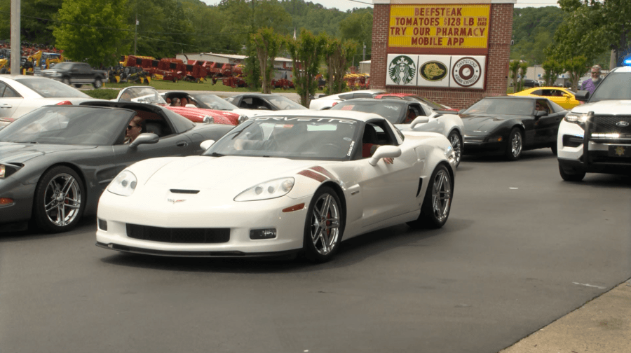 ‘Vettes of the Smokies' car club visits Telford girl with leukemia
