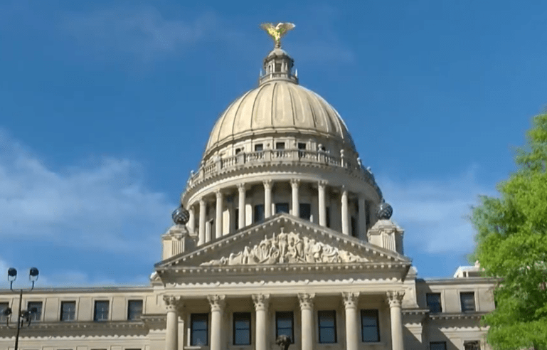 Mississippi House amends Senate tax cut bill