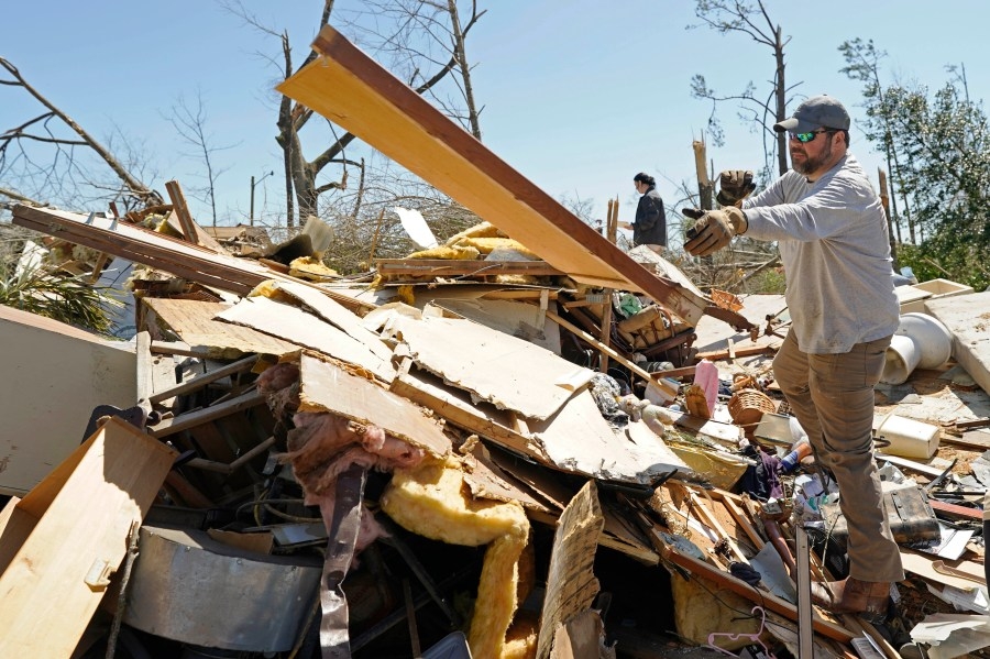 President approves aid for Mississippi tornado survivors