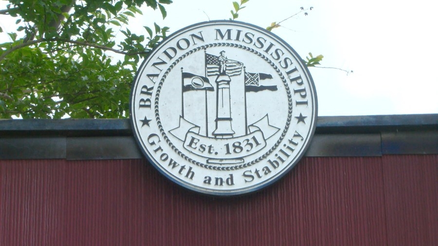 Two candidates vie to be mayor of Brandon