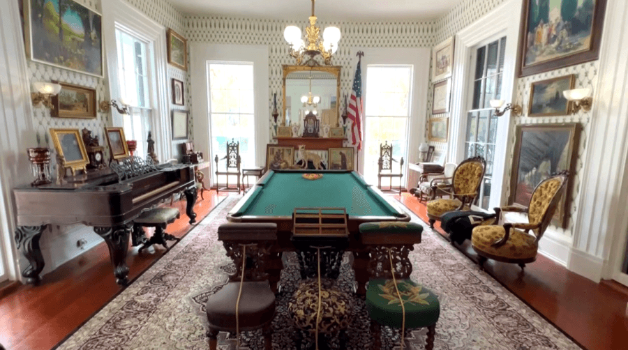 Historic Natchez Stone House: Pianist's touch and antique maps