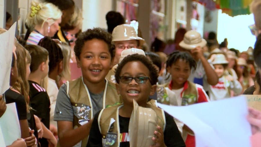 Highland Bluff Elementary School holds pre-test parade for third graders before state test