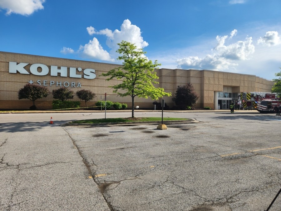 Fire extinguished on roof of Strongsville Kohl's store