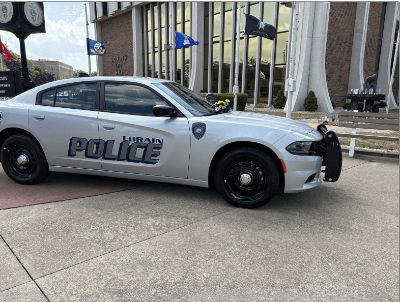 Community supports Lorain Police Department after ambush, shooting of 3 officers